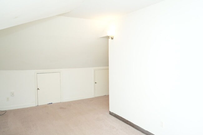 Building Photo - 119 Harmon St