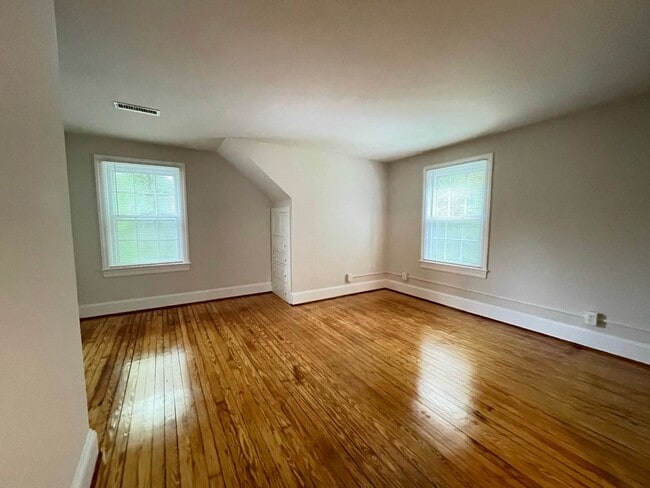 Building Photo - Everything you’ve been dreaming of is here. Lease today!