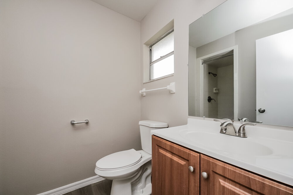 Building Photo - 242 Cheshire Ct