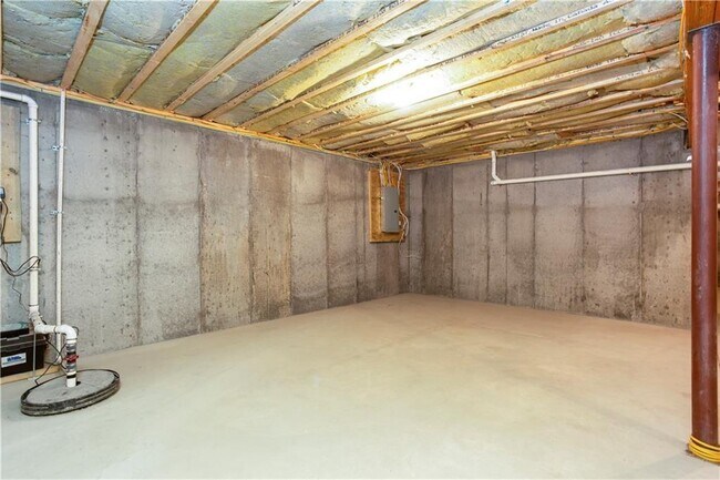 Building Photo - 314 Chases Ln