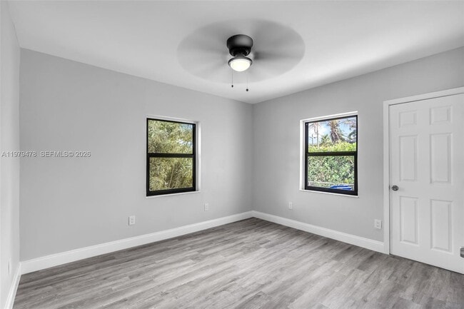 Building Photo - 130 SW 31st Ct