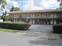 Building Photo - 133 N Spring St