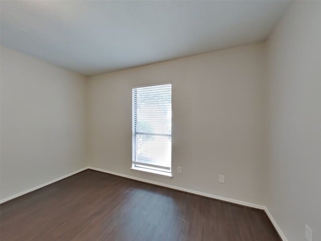 Building Photo - 2655 Lark