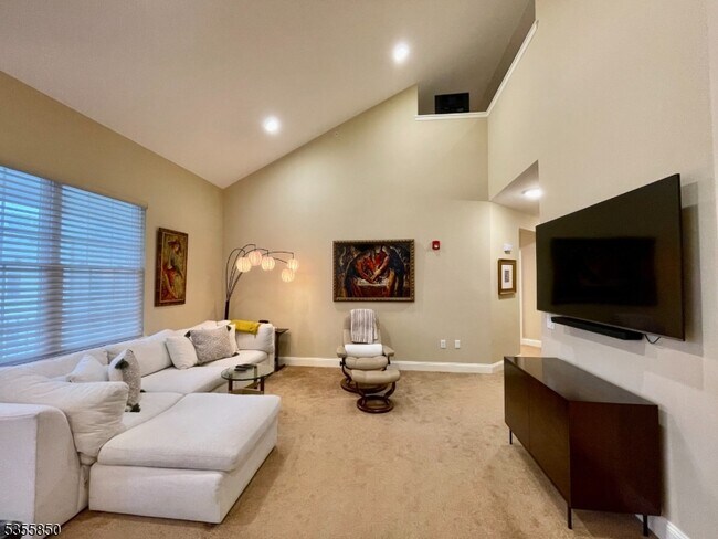 Building Photo - 4402 Ramapo Ct