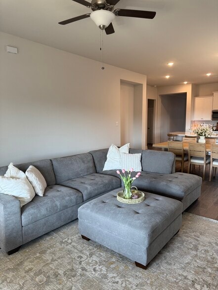 Building Photo - 3820 Summerfield Dr