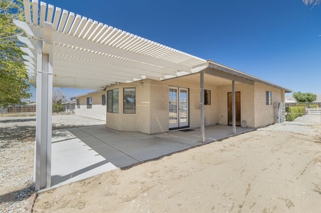 Building Photo - Cute Apple Valley Home Located in a Quiet ...