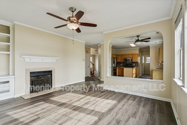 Building Photo - 979 Holbrook Dr