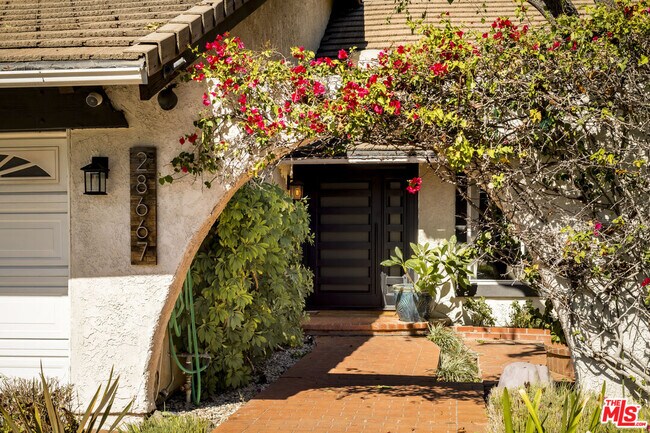 Building Photo - 28667 Acacia Glen St