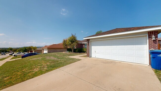 Building Photo - PRICE IMPROVEMENT $1595 + 2 WEEKS FREE RENT!!!