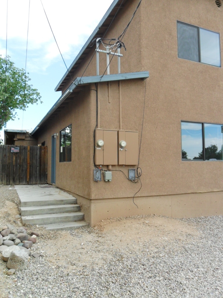 Building Photo - 1401 E Lee St