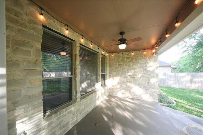 Building Photo - 1909 Manada Trail