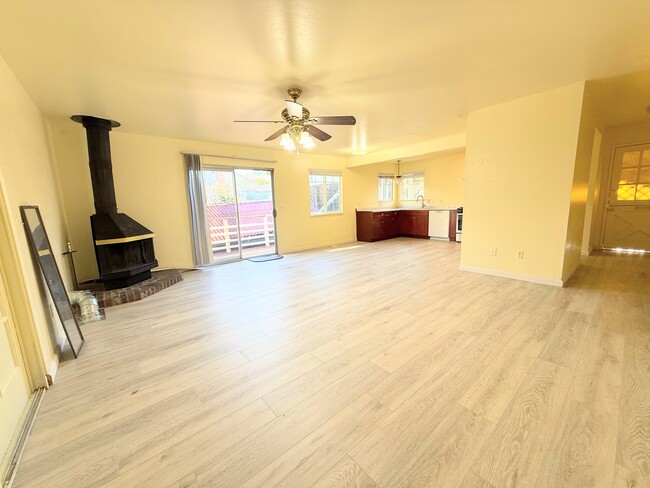 Building Photo - 282 W St Charles St