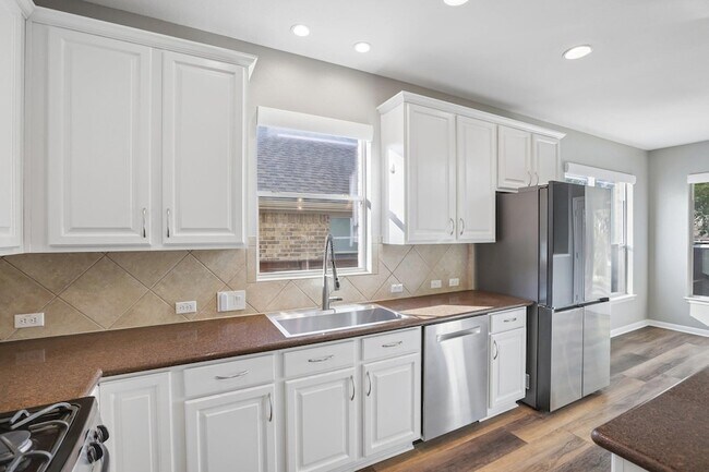 Building Photo - 1408 Gorham St