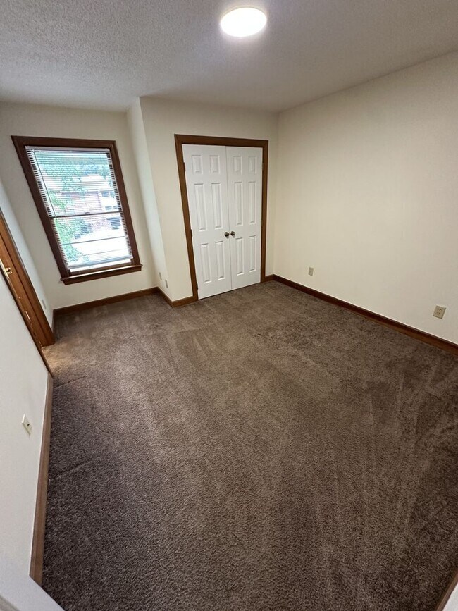 Building Photo - 2 Bedroom 2 Bathroom Condo!
