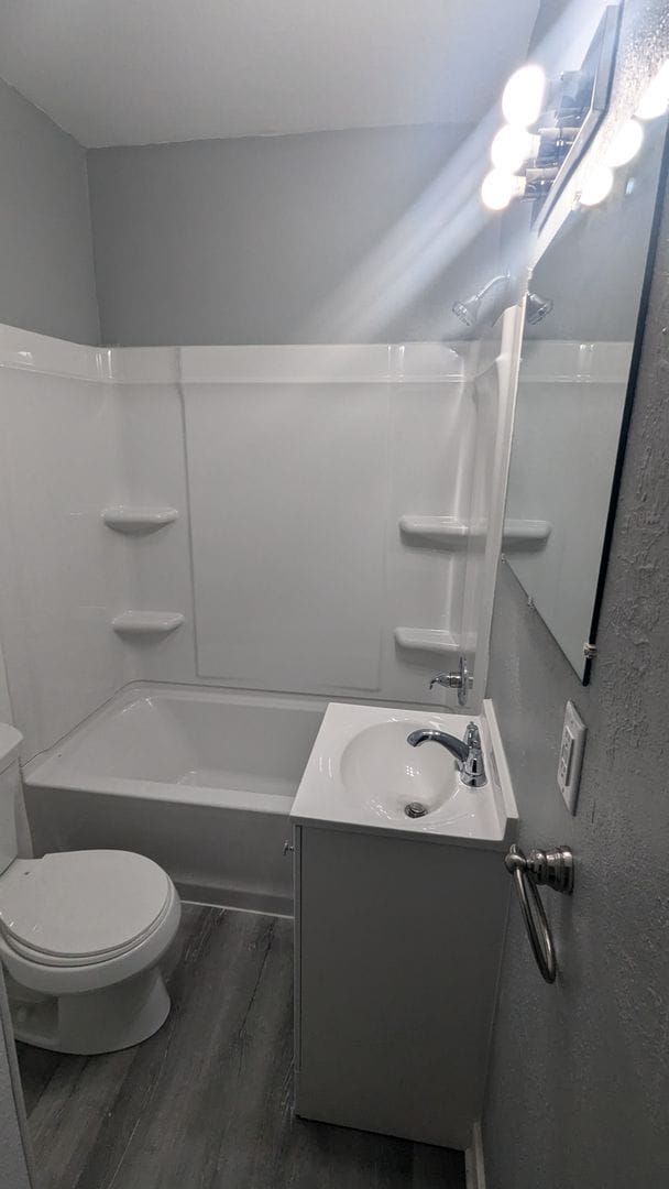 Building Photo - 2 bedroom, 1 bath house