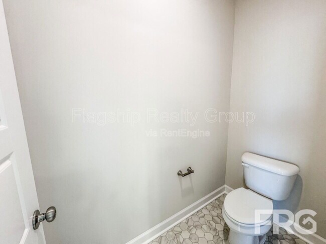 Building Photo - 101 Creeks Edge Dr