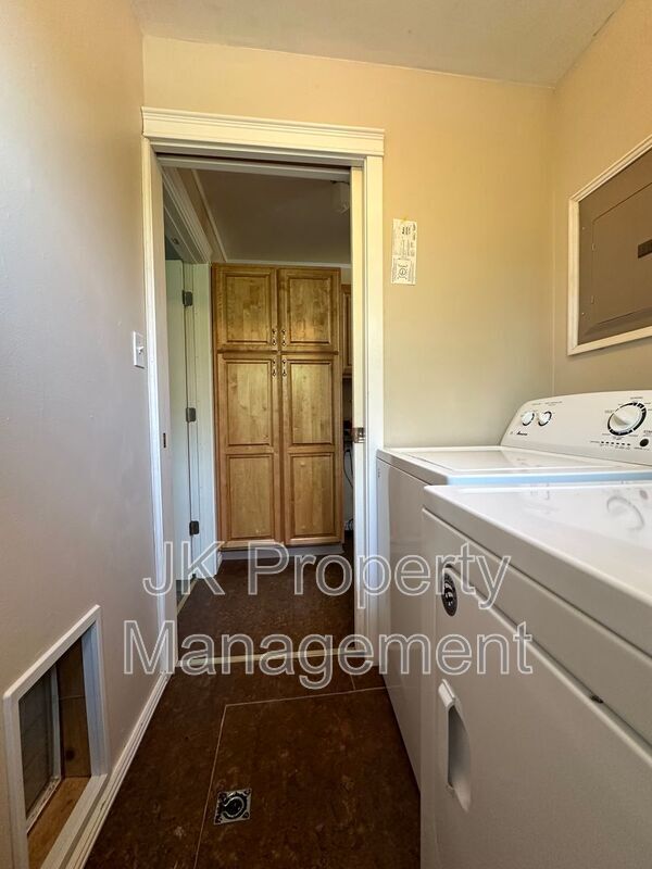 Building Photo - 710 48th St S