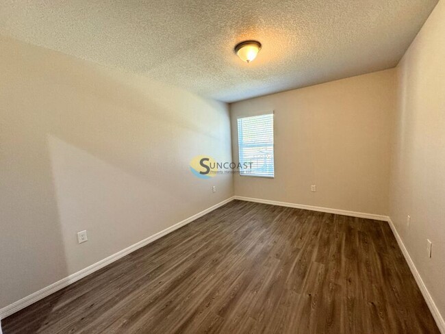 Building Photo - 7637 Mailes Ct
