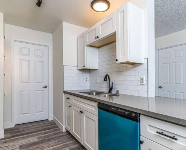 Building Photo - GUARD GATED / Canyon Gate Highly upgraded 2/2 2nd floor unit.