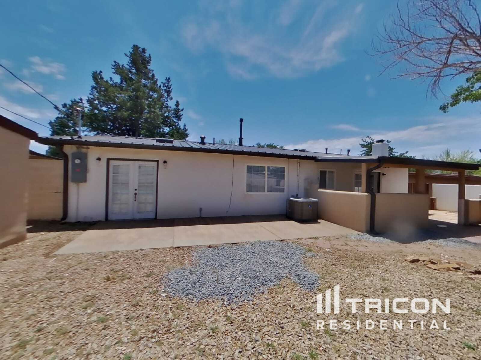 Building Photo - 12505 Conejo Rd NE