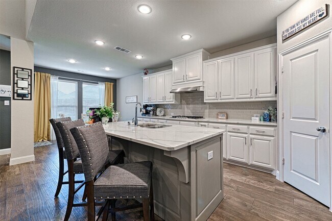 Building Photo - 3515 Washington Dr