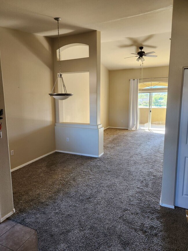 Building Photo - 2 Bedroom 2 Bath Condo located in PV