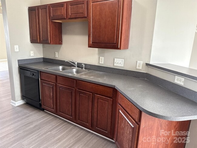 Building Photo - 4917 Sunburst Ln