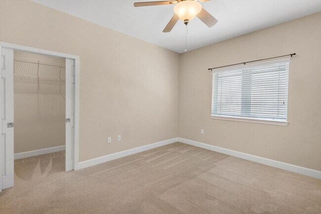 Building Photo - "Spacious 2-Bed Townhouse in Prime Fort Walton Beach Location"