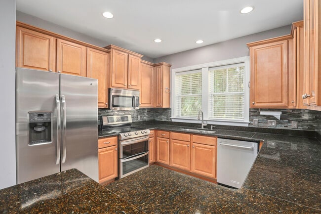 Building Photo - 1201 Dingle Rd