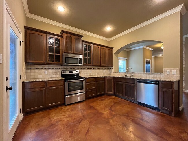 Building Photo - 4 Bedroom Single Family Home:  Available Now!