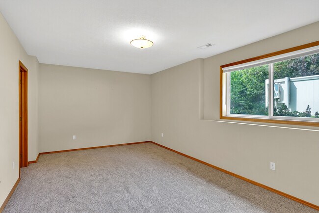Building Photo - 4605 E Birkdale Ln