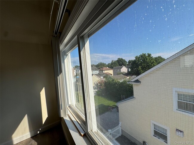 Building Photo - 267 Plainfield Ave