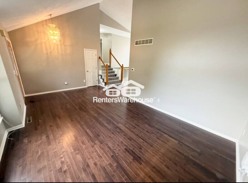 Building Photo - 13310 Crystal Ave