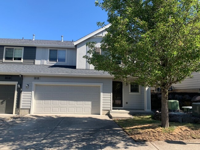 Townhome in Highly desired Camas -Lacamas... - Townhome in Highly desired  Camas -Lacamas...