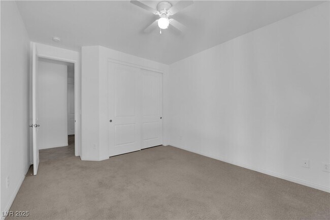 Building Photo - 8445 Cambrils Ave