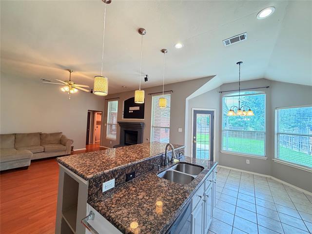 Building Photo - 301 Mimosa Dr