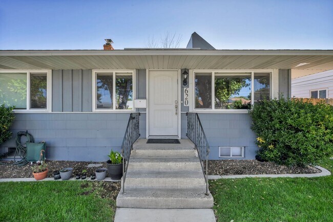 Building Photo - 620 Belgrave Ave