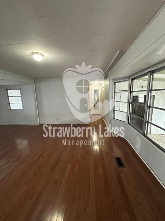 Building Photo - 121 Lakeside Dr