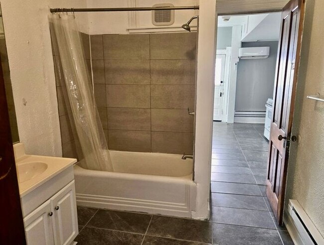 Building Photo - 2 bedroom unit in Niles