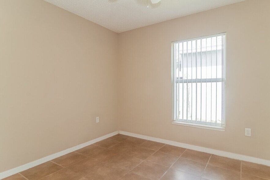 Building Photo - 160 Gleason Cove