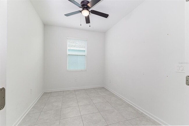 Building Photo - 1121 Deepwater Cir