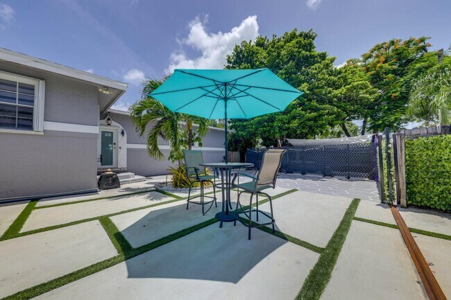 Building Photo - 3609 SW 58th Ave