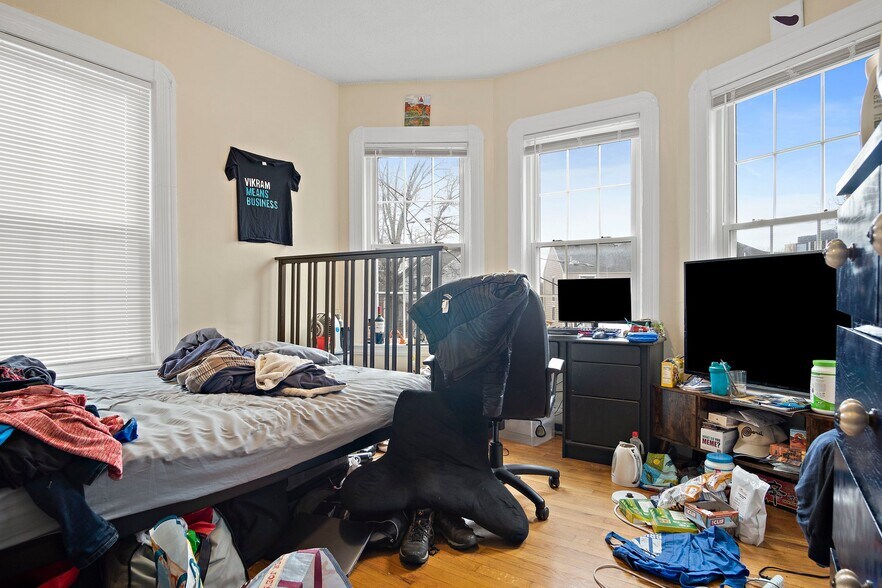 Building Photo - 852 Huntington Ave