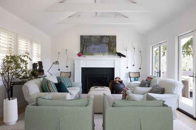 Building Photo - Coastal Elegance in the Heart of Belvedere