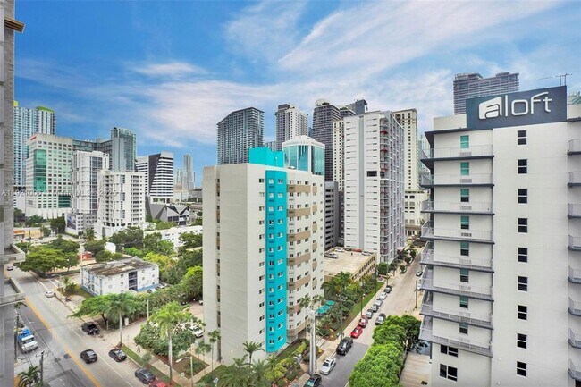 Building Photo - 1010 SW 2nd Ave