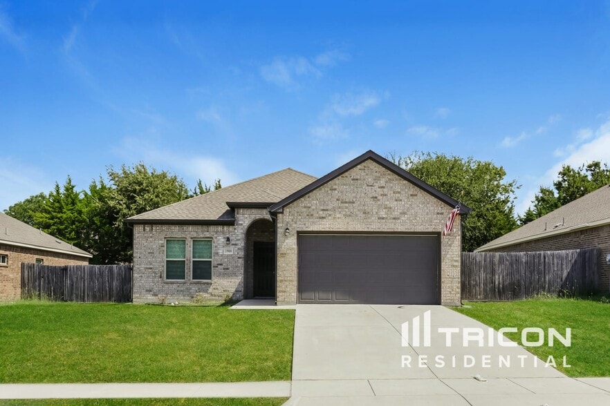 Primary Photo - 1908 Carrington Dr