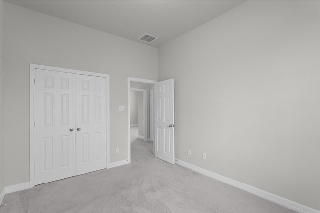 Building Photo - 6026 Lake Bridge Ln