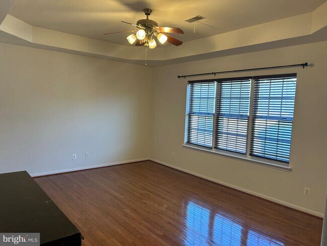 Building Photo - 5658 Lierman Cir