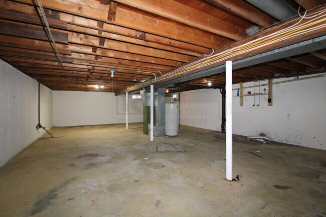 Building Photo - 15 Redden St