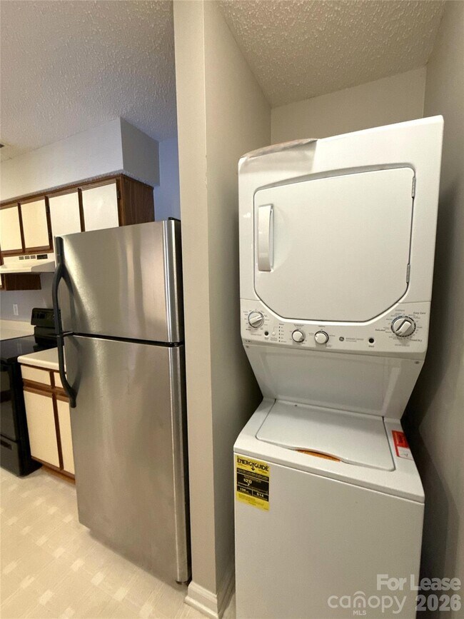 Building Photo - 1001 Churchill Downs Ct